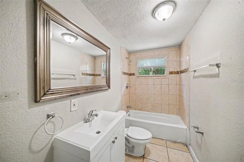 Villa ou maison à vendre à Tampa, Floride: 3 chambres, 137.96 m2 № 2291527 - photo 22