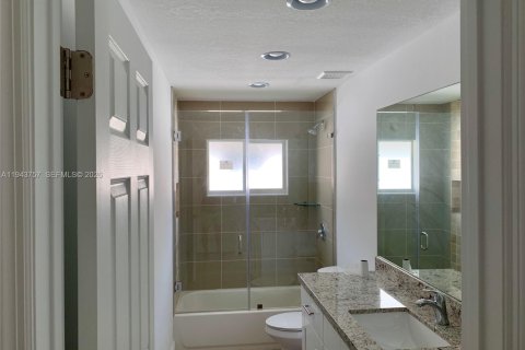 Снять в аренду таунхаус в Холливуд, Флорида 3 спальни, 111.48м2, № 2000582 - фото 6