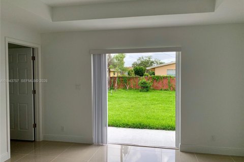 Снять в аренду таунхаус в Холливуд, Флорида 3 спальни, 111.48м2, № 2000582 - фото 7