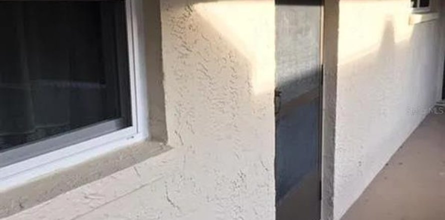 Condo in DeLand, Florida, 2 bedrooms  № 2221746