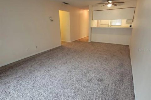 Condo in DeLand, Florida, 2 bedrooms  № 2221746 - photo 8