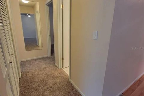 Condo in DeLand, Florida, 2 bedrooms  № 2221746 - photo 9