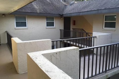 Condo in DeLand, Florida, 2 bedrooms  № 2221746 - photo 23