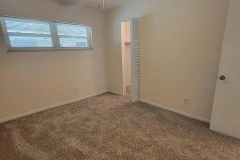 Condo in DeLand, Florida, 2 bedrooms  № 2221746 - photo 11
