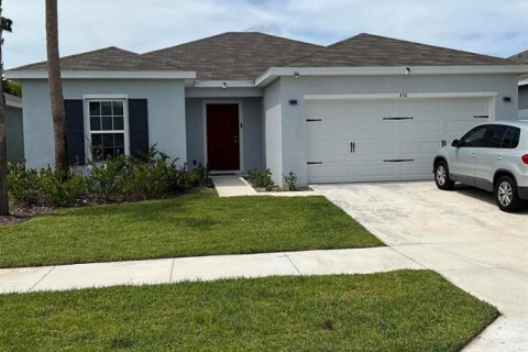 House in St. Lucie, Florida 3 bedrooms, 122.91 sq.m. № 2240857
