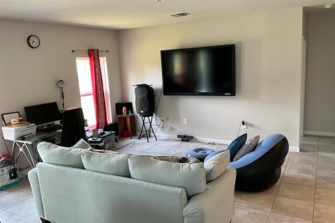 House in St. Lucie, Florida 3 bedrooms, 122.91 sq.m. № 2240857 - photo 15