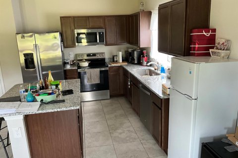 House in St. Lucie, Florida 3 bedrooms, 122.91 sq.m. № 2240857 - photo 17