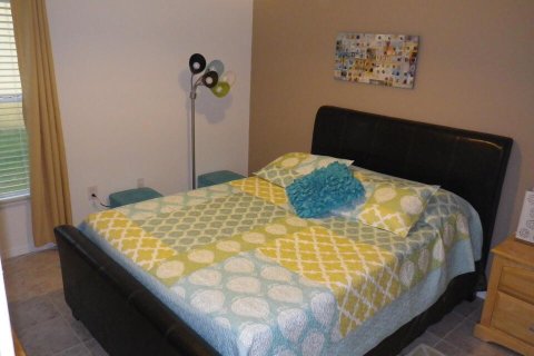 House in Davenport, Florida 4 bedrooms, 279.17 sq.m. № 2081459 - photo 26
