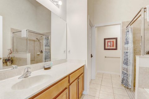 House in Davenport, Florida 4 bedrooms, 279.17 sq.m. № 2081459 - photo 21