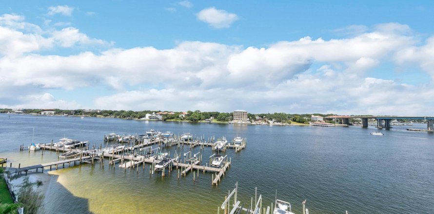 Condominio en Fort Walton Beach, Florida, 2 dormitorios  № 558718