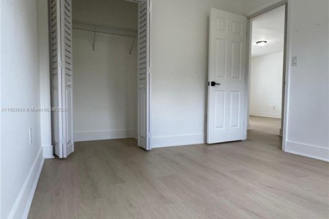 Villa ou maison à louer à Miami, Floride: 3 chambres, 106.84 m2 № 1929830 - photo 13