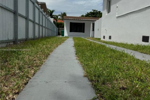 Villa ou maison à louer à Miami, Floride: 3 chambres, 106.84 m2 № 1929830 - photo 18
