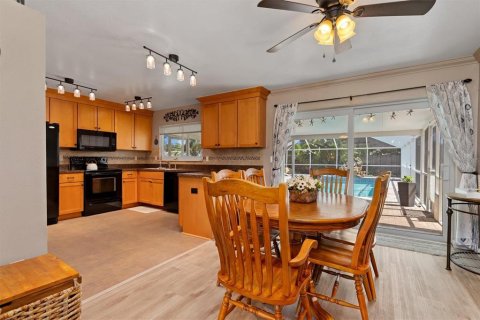 Villa ou maison à vendre à North Port, Floride: 4 chambres, 147.71 m2 № 2391294 - photo 8