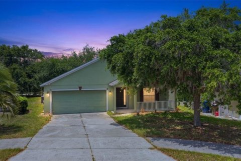 Casa en Groveland, Florida 3 dormitorios, 180.42 m2 № 2126212