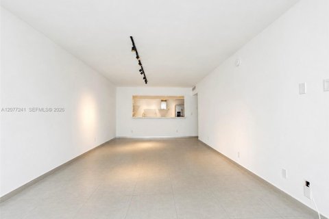Condominio en alquiler en Sunny Isles Beach, Florida, 1 dormitorio, 93.37 m2 № 2320635 - foto 5