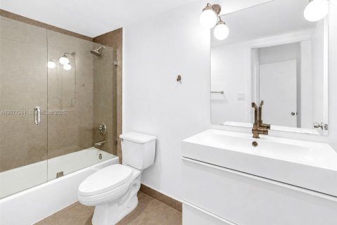 Condominio en alquiler en Sunny Isles Beach, Florida, 1 dormitorio, 93.37 m2 № 2320635 - foto 7