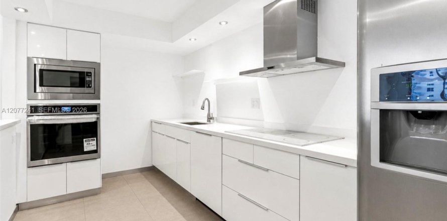 Condominio en Sunny Isles Beach, Florida, 1 dormitorio  № 2320635