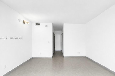 Condominio en alquiler en Sunny Isles Beach, Florida, 1 dormitorio, 93.37 m2 № 2320635 - foto 9