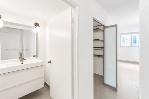 Condominio en alquiler en Sunny Isles Beach, Florida, 1 dormitorio, 93.37 m2 № 2320635 - foto 6
