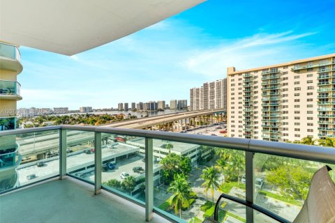 Condominio en alquiler en Sunny Isles Beach, Florida, 1 dormitorio, 93.37 m2 № 2320635 - foto 13