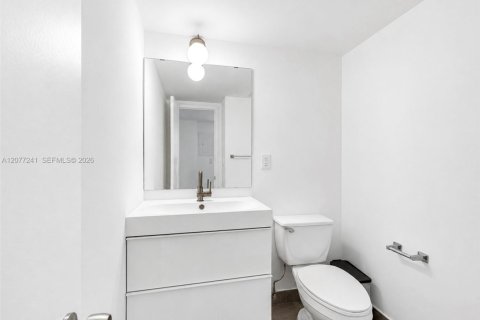 Condominio en alquiler en Sunny Isles Beach, Florida, 1 dormitorio, 93.37 m2 № 2320635 - foto 11