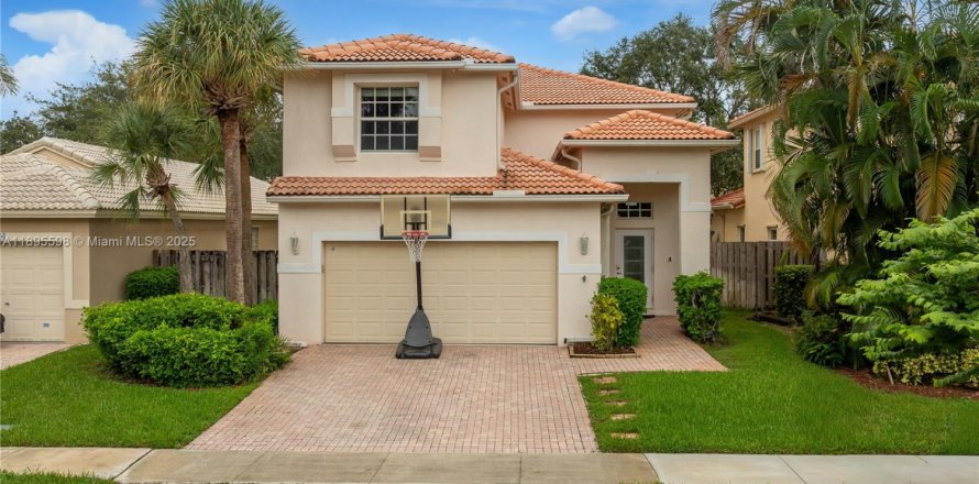 Villa ou maison à Pembroke Pines, Floride 4 chambres, 216.65 m2 № 1947241