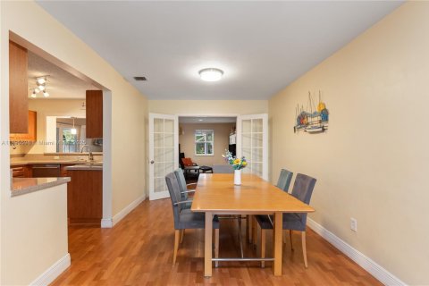 Villa ou maison à vendre à Pembroke Pines, Floride: 4 chambres, 216.65 m2 № 1947241 - photo 7