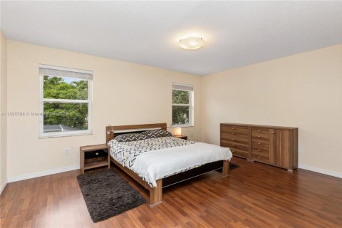Villa ou maison à vendre à Pembroke Pines, Floride: 4 chambres, 216.65 m2 № 1947241 - photo 16