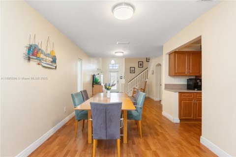 Villa ou maison à vendre à Pembroke Pines, Floride: 4 chambres, 216.65 m2 № 1947241 - photo 6