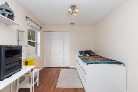 Villa ou maison à vendre à Pembroke Pines, Floride: 4 chambres, 216.65 m2 № 1947241 - photo 21
