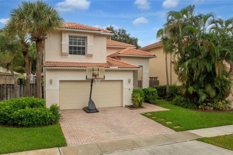 Villa ou maison à vendre à Pembroke Pines, Floride: 4 chambres, 216.65 m2 № 1947241 - photo 2