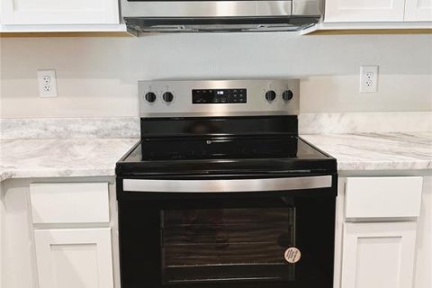 Снять в аренду таунхаус в Палм-Харбор, Флорида 1 комната, 135.92м2, № 1615398 - фото 17