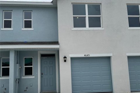 Снять в аренду таунхаус в Палм-Харбор, Флорида 1 комната, 135.92м2, № 1615398 - фото 1