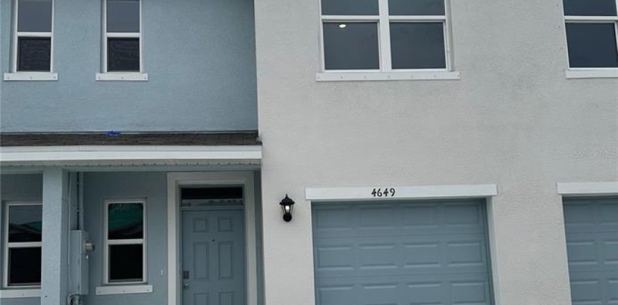 Adosado en Palm Harbor, Florida 3 dormitorios, 135.92 m2 № 1615398