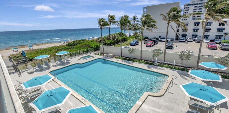 Condo in Highland Beach, Florida, 3 bedrooms № 1152173
