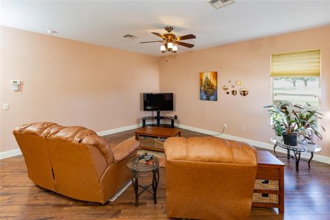 House in Ocala, Florida 3 bedrooms, 169.73 sq.m. № 2110116 - photo 18