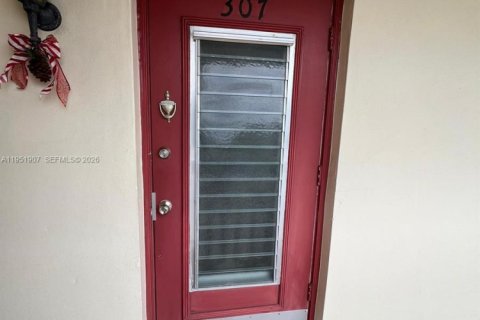 Condominio en venta en Lauderhill, Florida, 41.81 m2 № 2006085 - foto 3