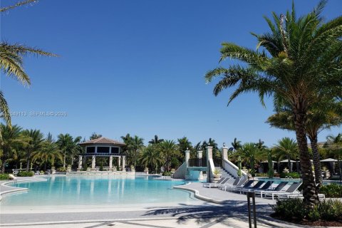 Copropriété à vendre à Doral, Floride: 3 chambres, 116.69 m2 № 2180711 - photo 2