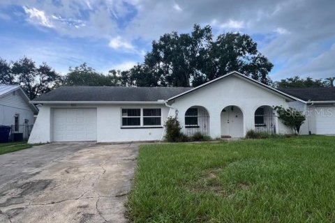 Villa ou maison à louer à New Port Richey, Floride: 3 chambres, 173.91 m2 № 2404725 - photo 2