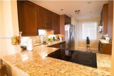 Condo in Margate, Florida, 2 bedrooms  № 2088291 - photo 11