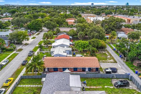 Commercial property in Hollywood, Florida 198.35 sq.m. № 1994035 - photo 23