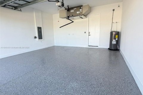 Casa en venta en Cape Coral, Florida, 3 dormitorios, 182.55 m2 № 1935762 - foto 10