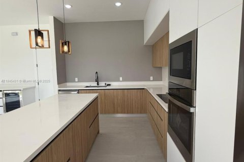 Casa en venta en Cape Coral, Florida, 3 dormitorios, 182.55 m2 № 1935762 - foto 25