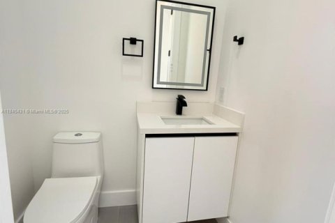 Casa en venta en Cape Coral, Florida, 3 dormitorios, 182.55 m2 № 1935762 - foto 19