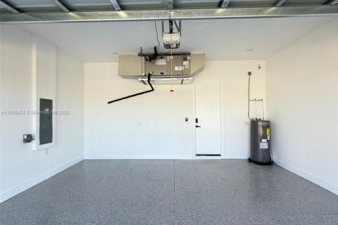 Casa en venta en Cape Coral, Florida, 3 dormitorios, 182.55 m2 № 1935762 - foto 9