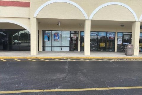 Commercial property in Orlando, Florida 92.9 sq.m. № 1870980 - photo 1