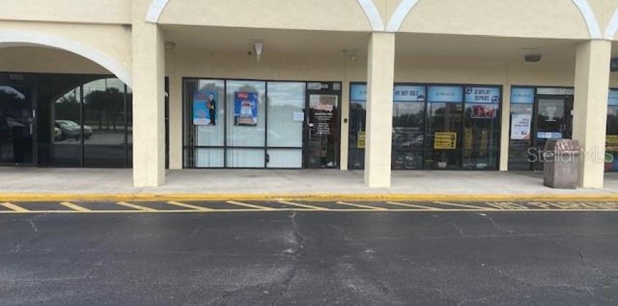 Commercial property in Orlando, Florida 92.9 sq.m. № 1870980