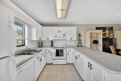 Condo in Tampa, Florida, 3 bedrooms  № 1878120 - photo 13