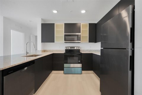 Condo in Orlando, Florida, 2 bedrooms № 2213459 - photo 14