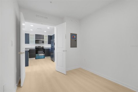 Condo in Orlando, Florida, 2 bedrooms № 2213459 - photo 18